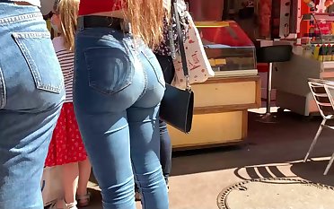 Bubble Butt awesome ass Tight Jeans